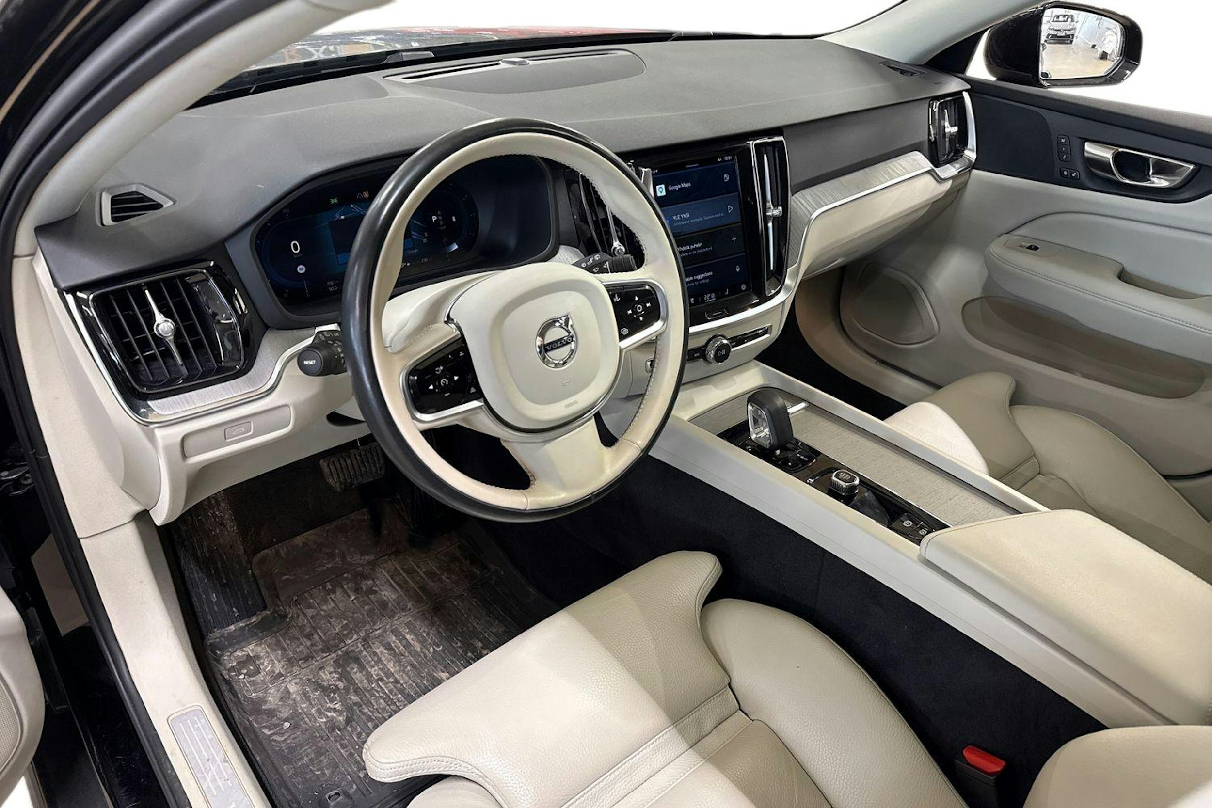musta Volvo V60 Cross Country 2023 kuva 3.