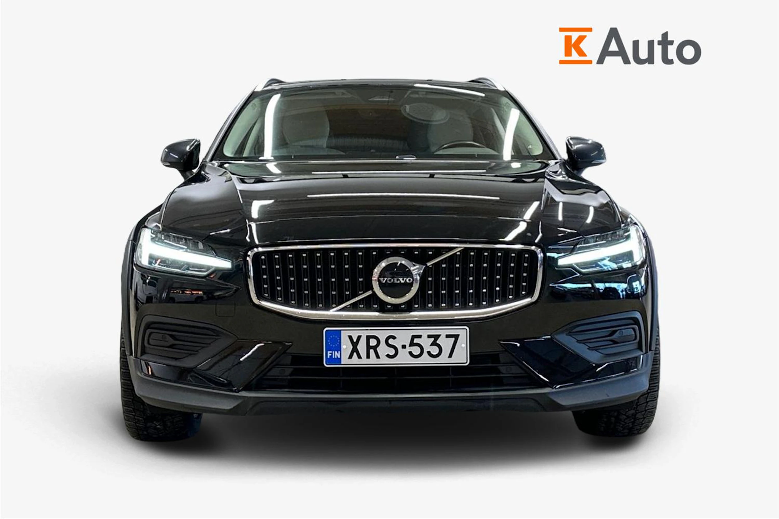 musta Volvo V60 Cross Country 2023 kuva 4.