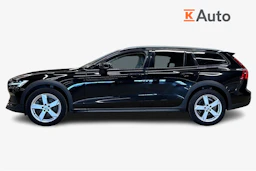 musta Volvo V60 Cross Country 2023 kuva 5.