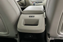 musta Volvo V60 Cross Country 2023 kuva 14.