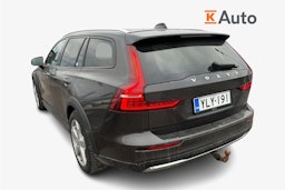 harmaa Volvo V60 Cross Country 2023 kuva 2.