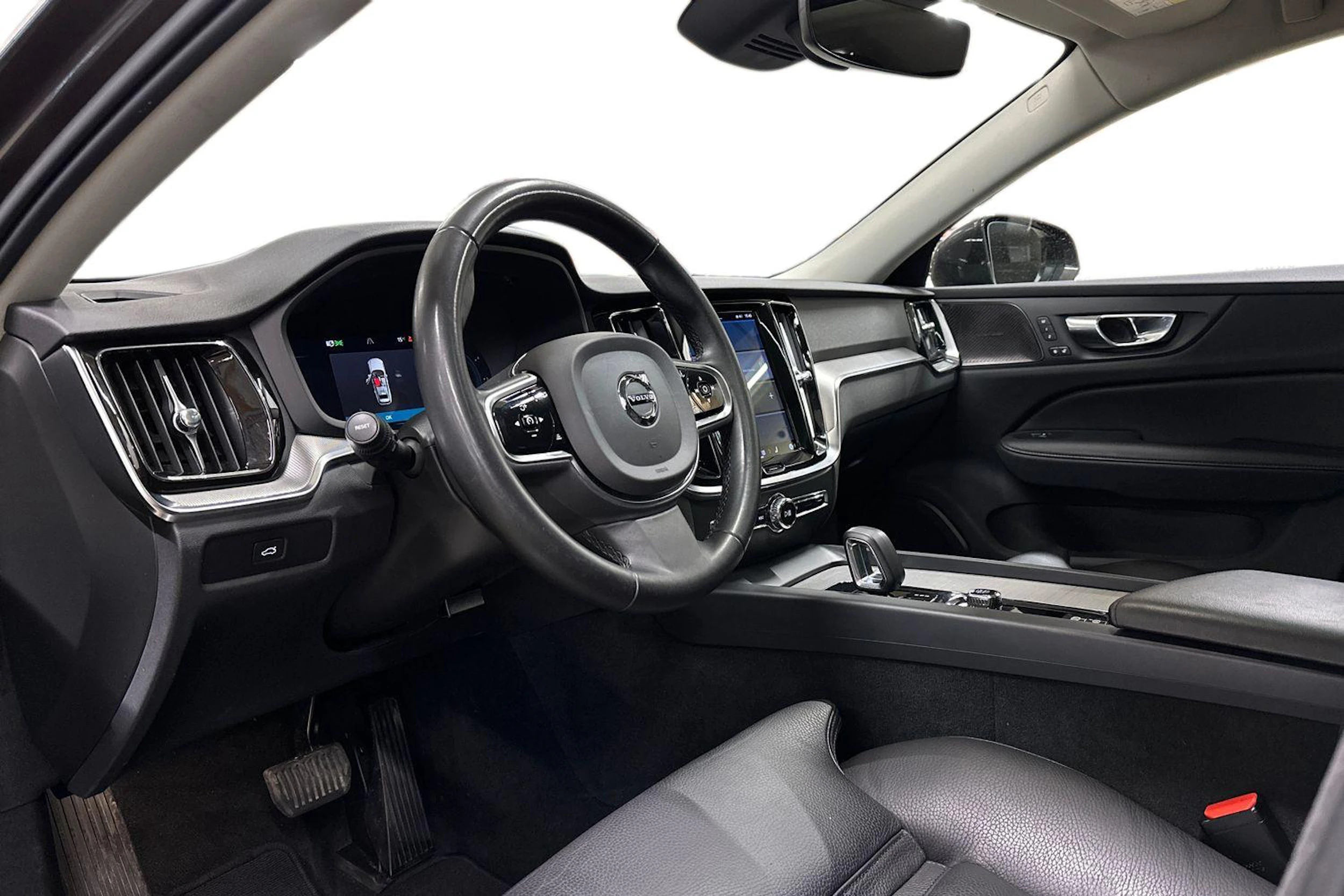 harmaa Volvo V60 Cross Country 2023 kuva 6.