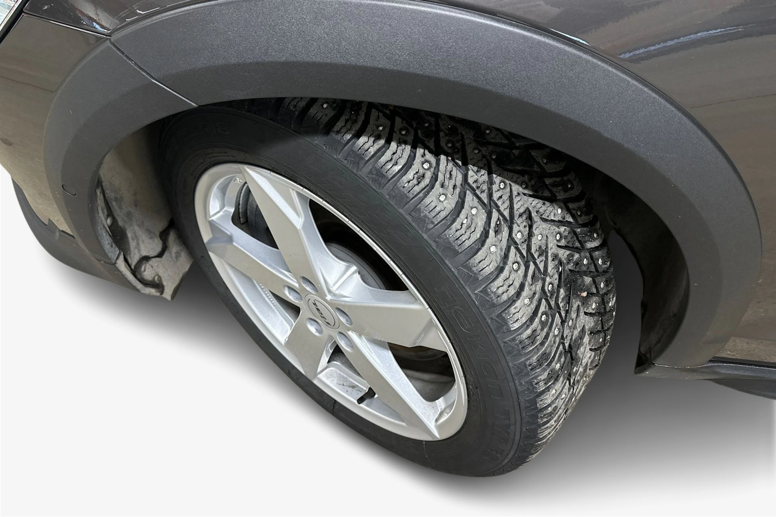 harmaa Volvo V60 Cross Country 2023 kuva 9.