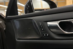 harmaa Volvo V60 Cross Country 2023 kuva 12.