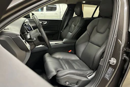 harmaa Volvo V60 Cross Country 2023 kuva 14.