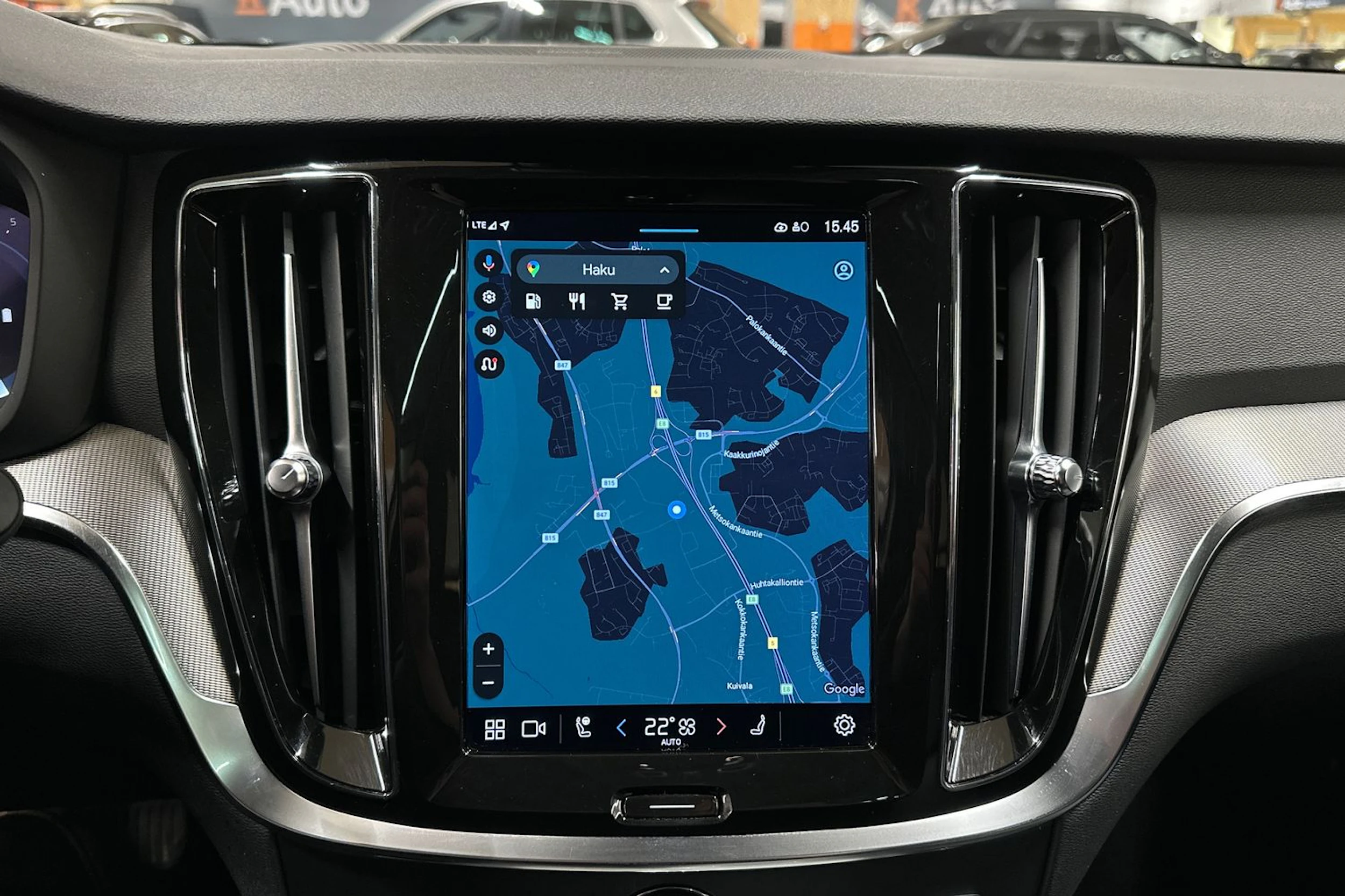 harmaa Volvo V60 Cross Country 2023 kuva 19.