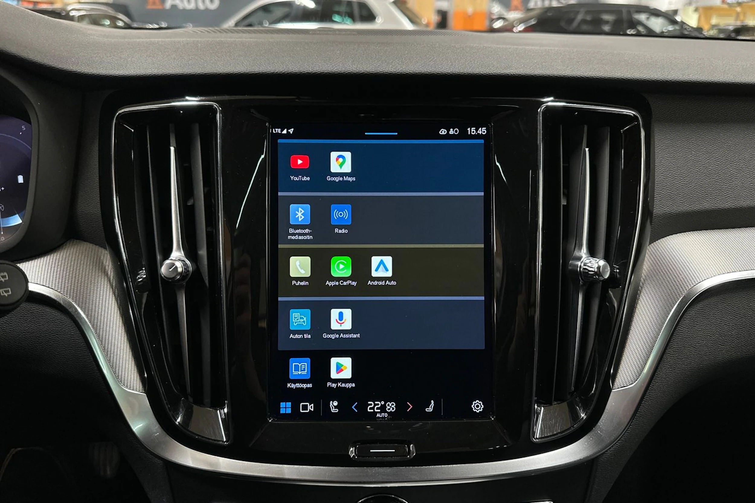 harmaa Volvo V60 Cross Country 2023 kuva 20.