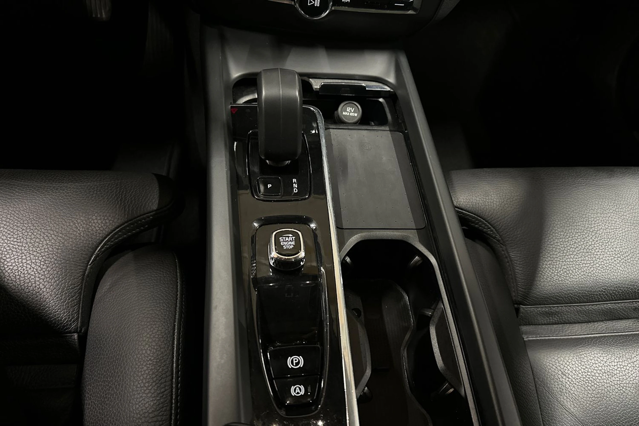 harmaa Volvo V60 Cross Country 2023 kuva 22.