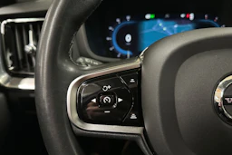 harmaa Volvo V60 Cross Country 2023 kuva 24.