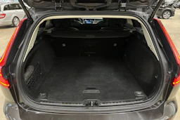harmaa Volvo V60 Cross Country 2023 kuva 27.