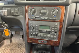 turkoosi Volvo V70 1997 kuva 16.