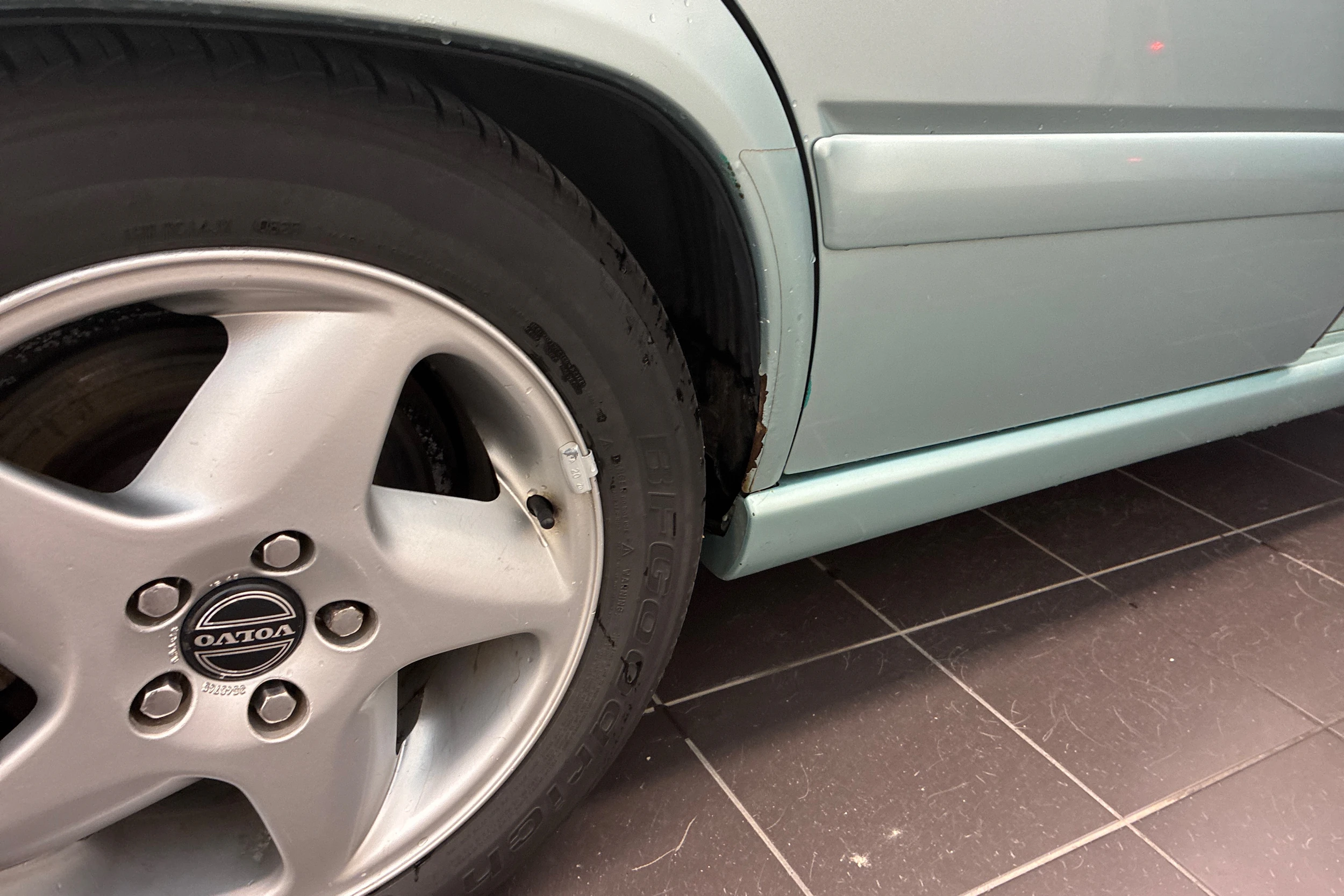 turkoosi Volvo V70 1997 kuva 24.