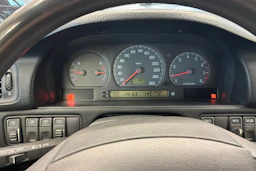 turkoosi Volvo V70 1997 kuva 28.