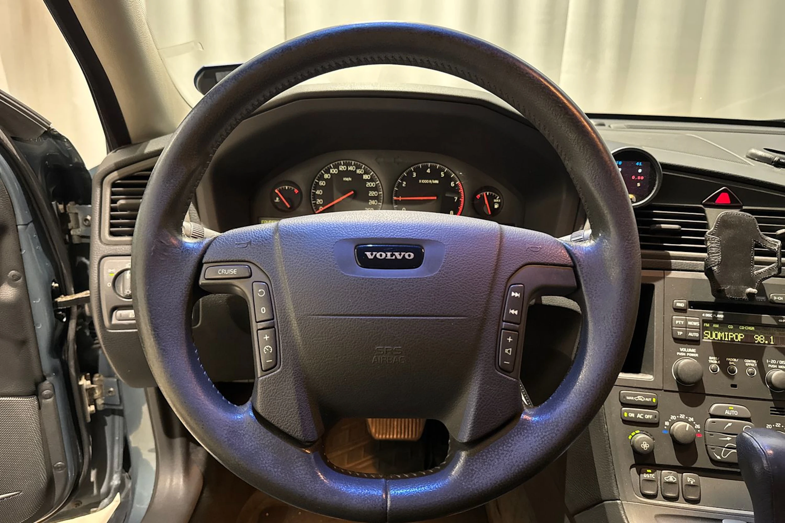 harmaa Volvo V70 2001 kuva 15.