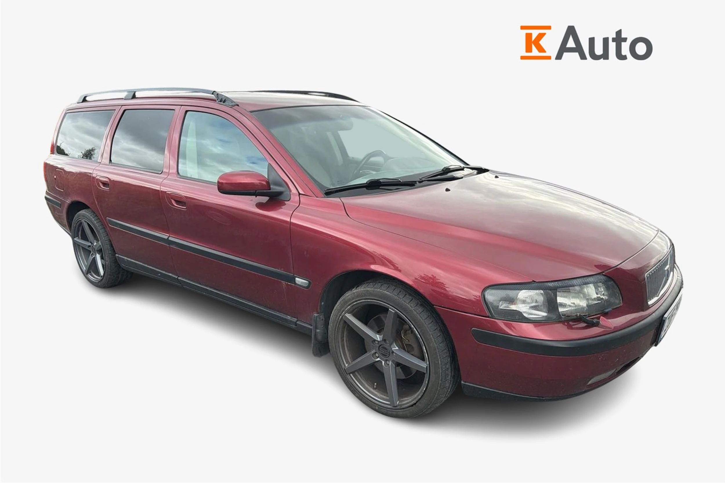 Punainen Volvo V70 2004 kuva 1.