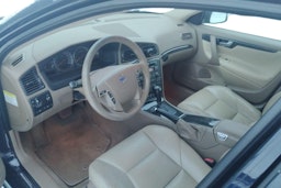 sininen Volvo V70 2004 kuva 3.