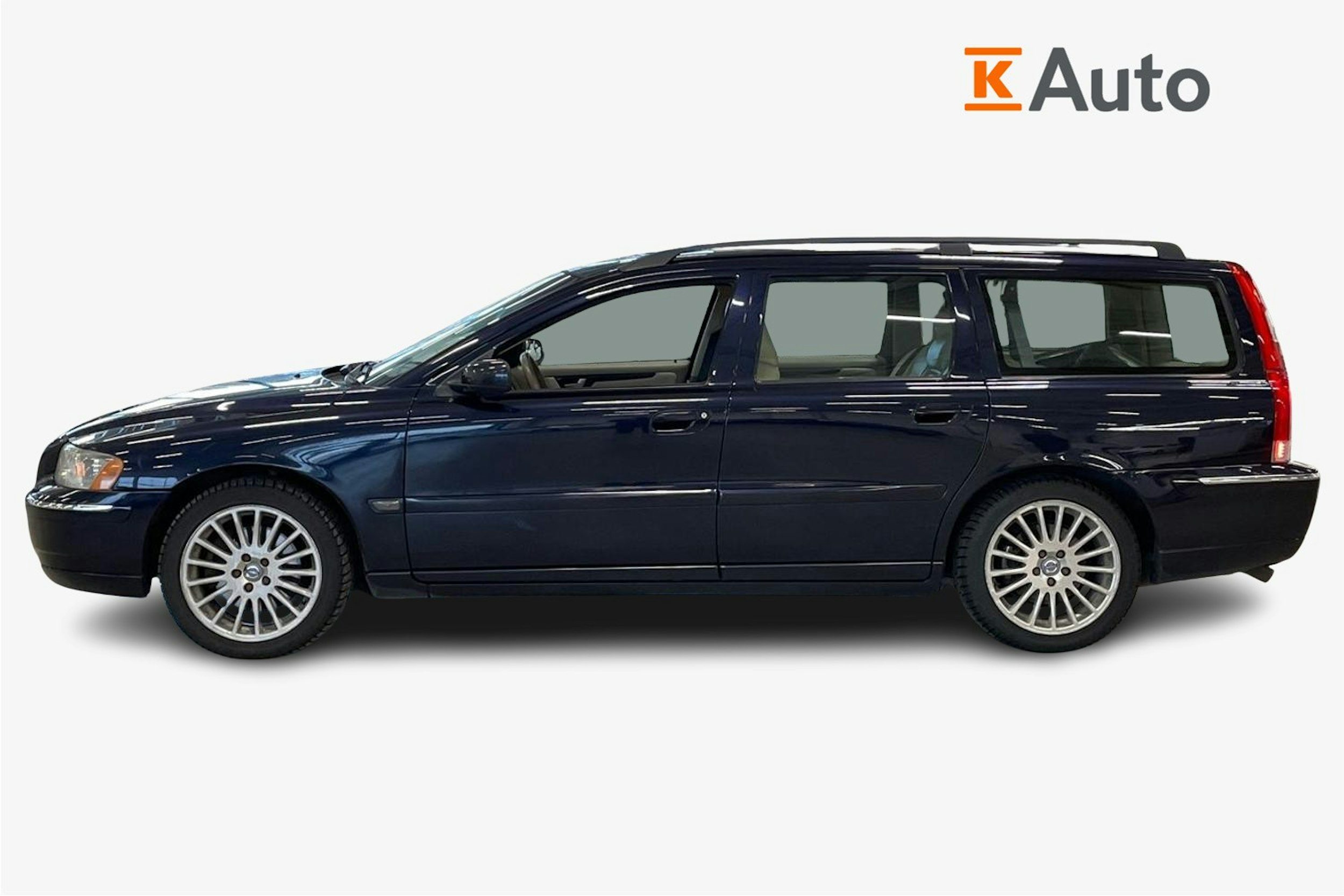 sininen Volvo V70 2005 kuva 6.