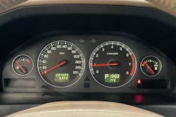 sininen Volvo V70 2005 kuva 16.