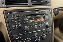 sininen Volvo V70 2005 kuva 18.