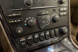 sininen Volvo V70 2005 kuva 19.