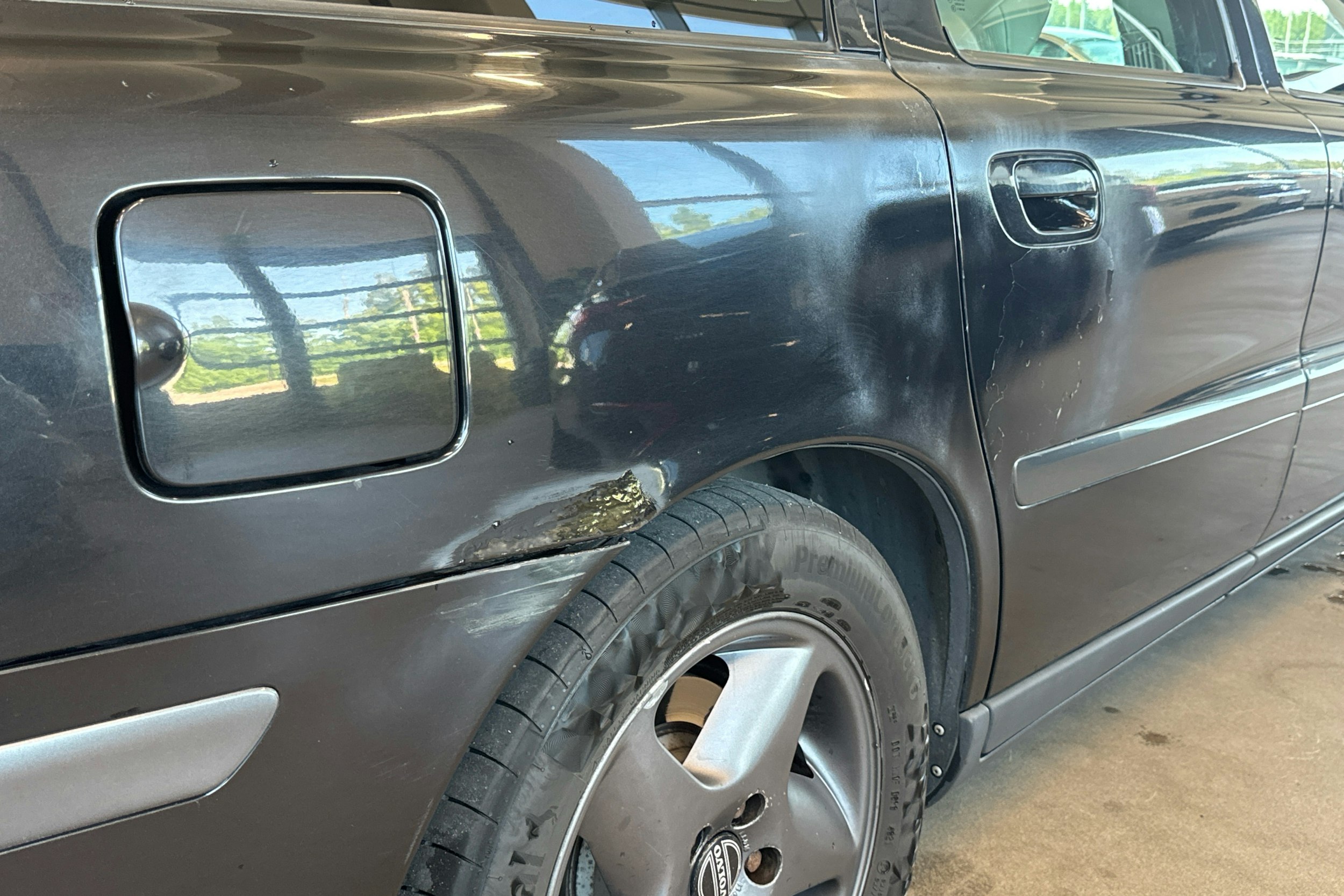 Musta Volvo V70 2004 kuva 25.