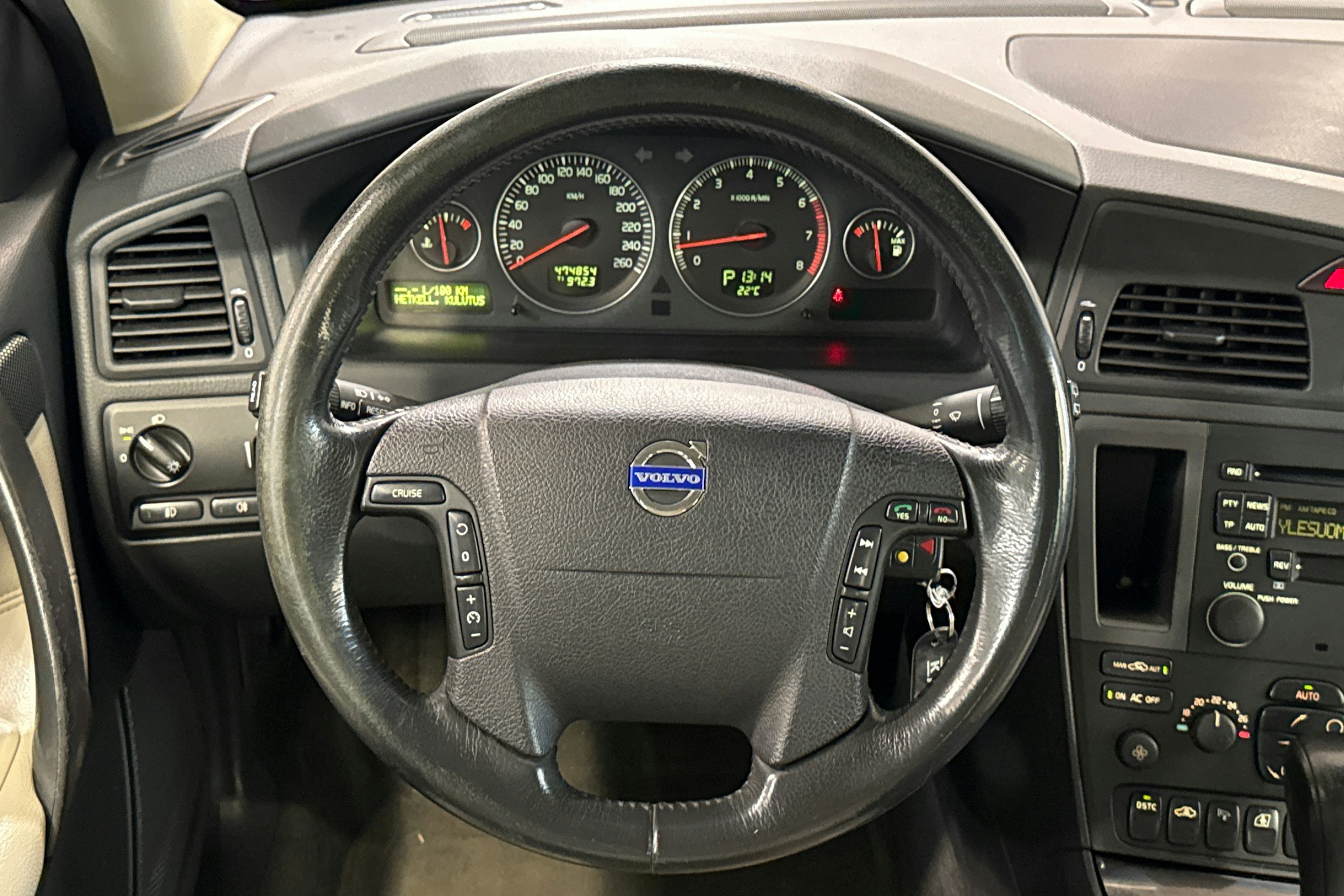 musta Volvo V70 2004 kuva 14.