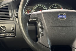 musta Volvo V70 2004 kuva 16.