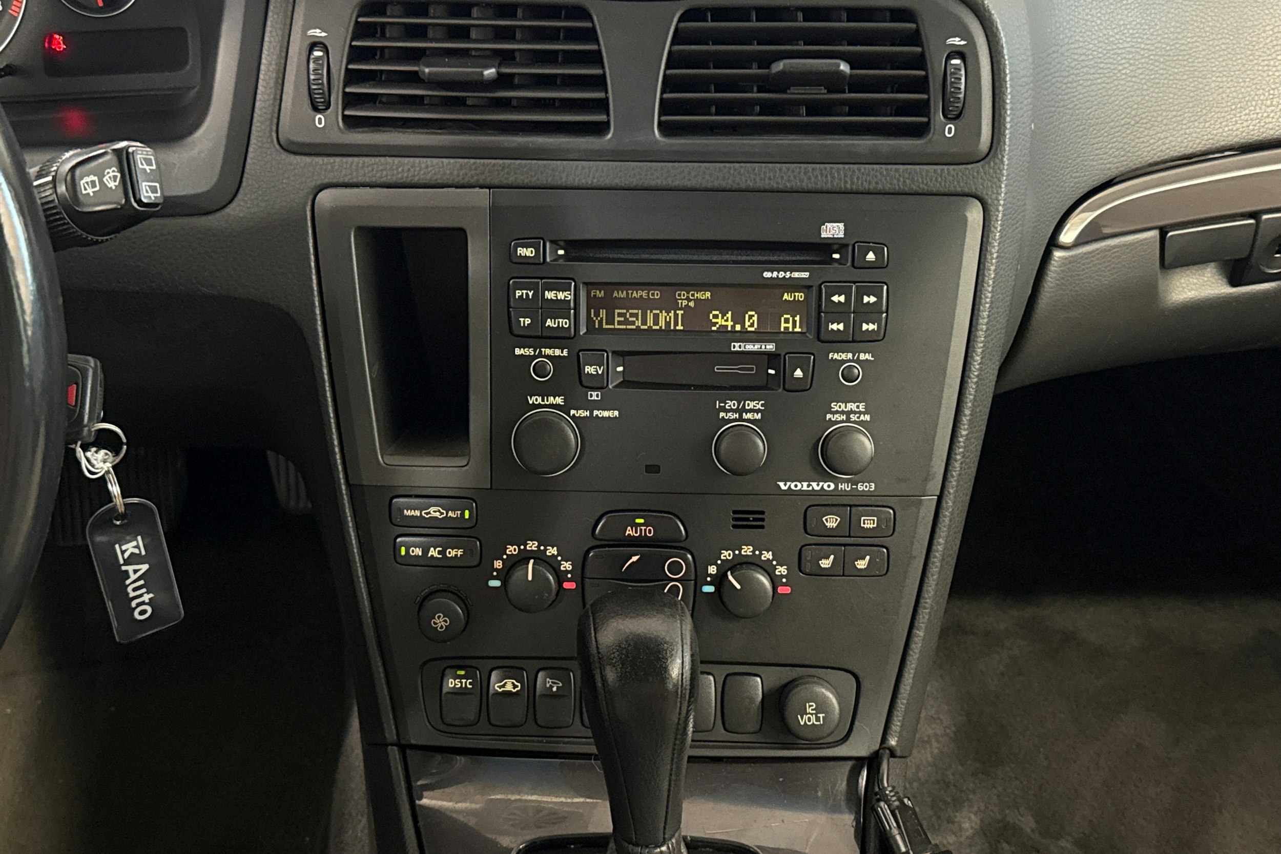 musta Volvo V70 2004 kuva 19.
