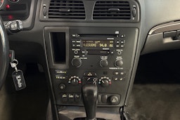 musta Volvo V70 2004 kuva 19.