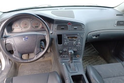 Hopea Volvo V70 2004 kuva 9.