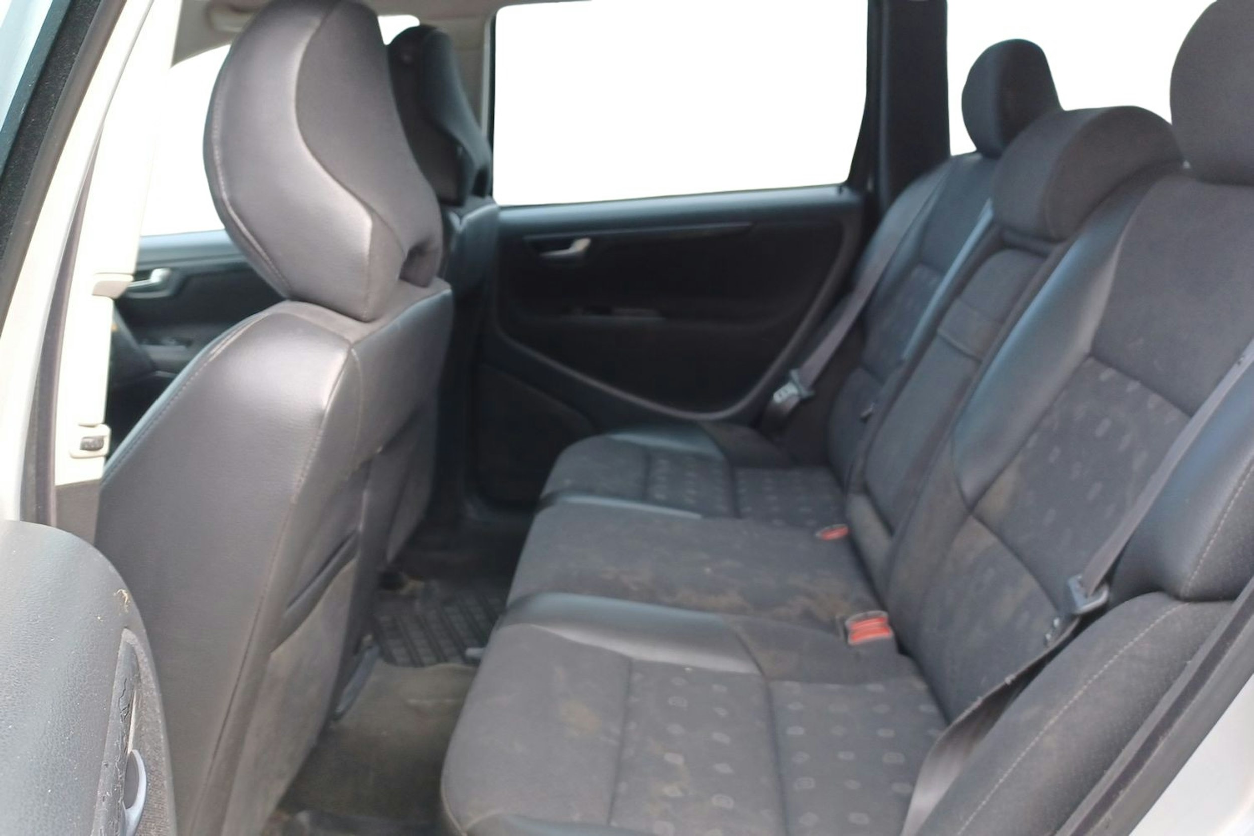 Hopea Volvo V70 2004 kuva 10.