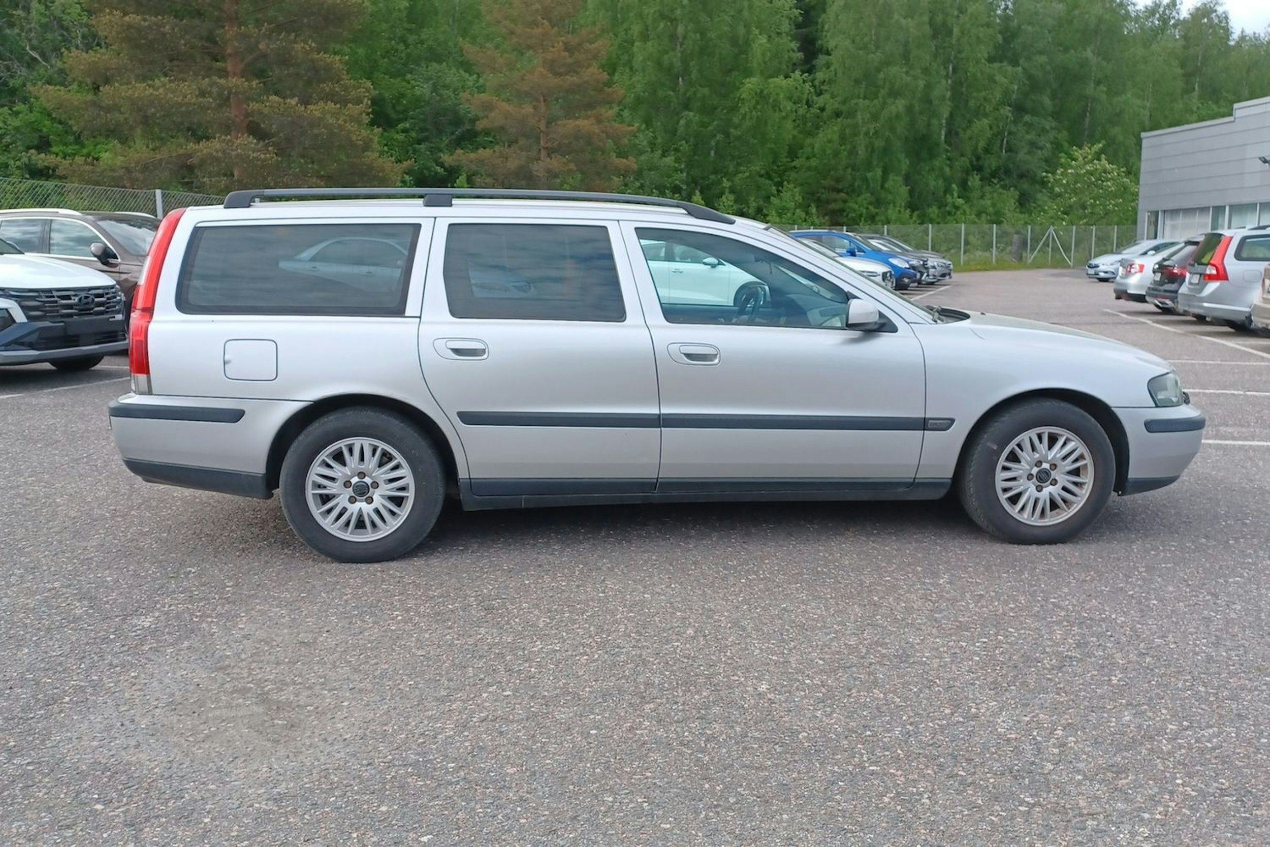 Hopea Volvo V70 2004 kuva 14.