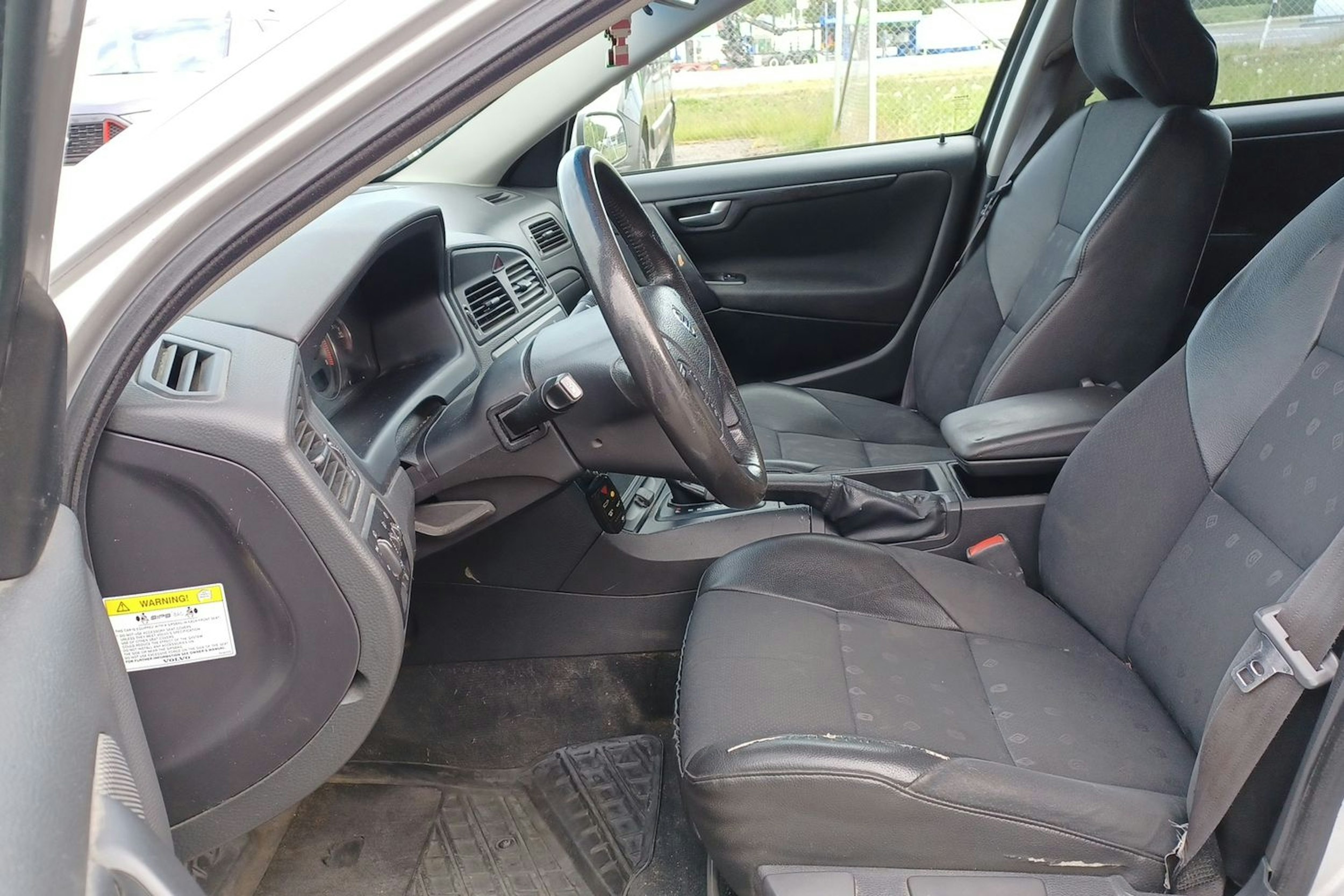 Hopea Volvo V70 2004 kuva 19.