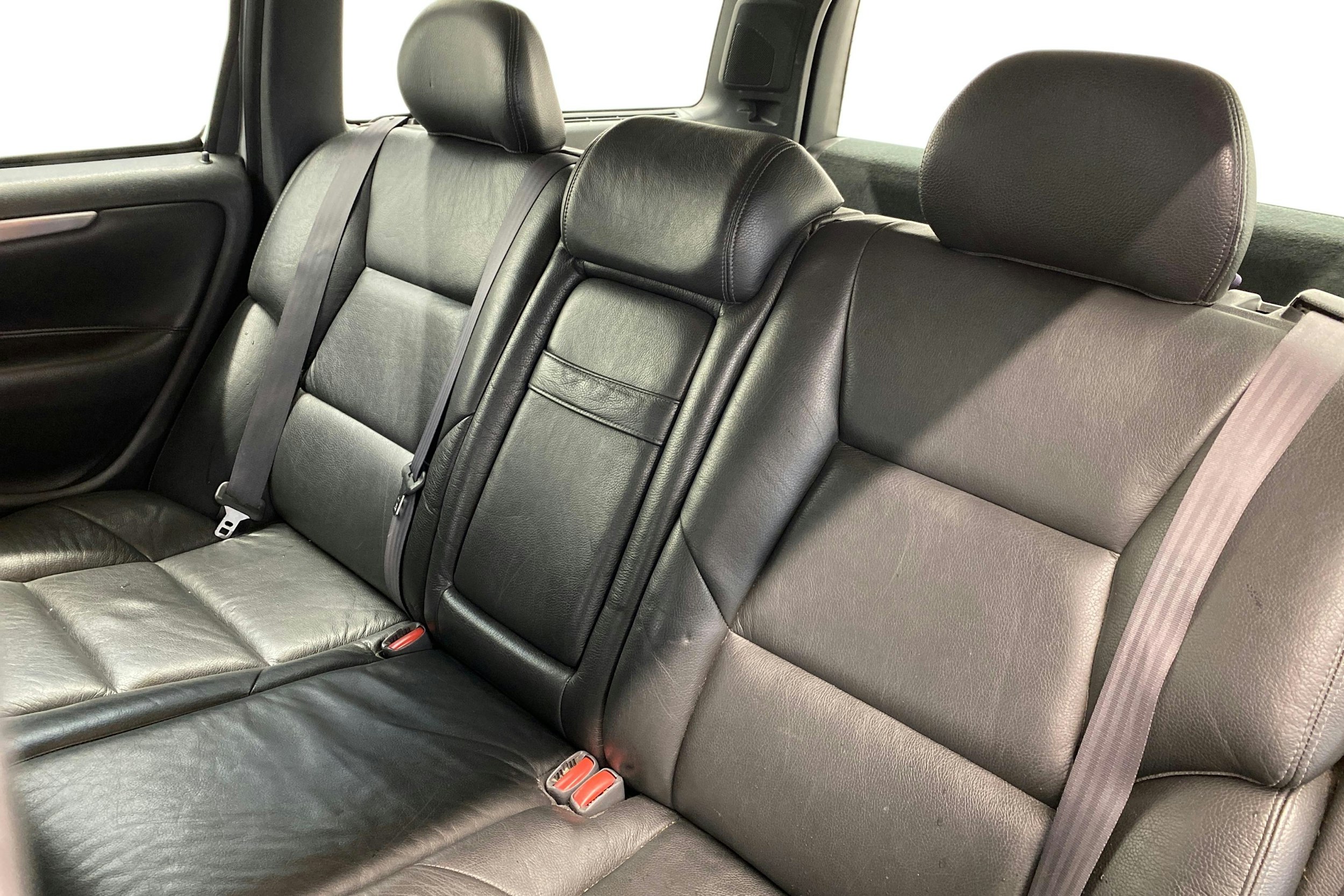 harmaa Volvo V70 2004 kuva 8.