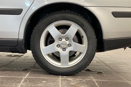 harmaa Volvo V70 2004 kuva 10.