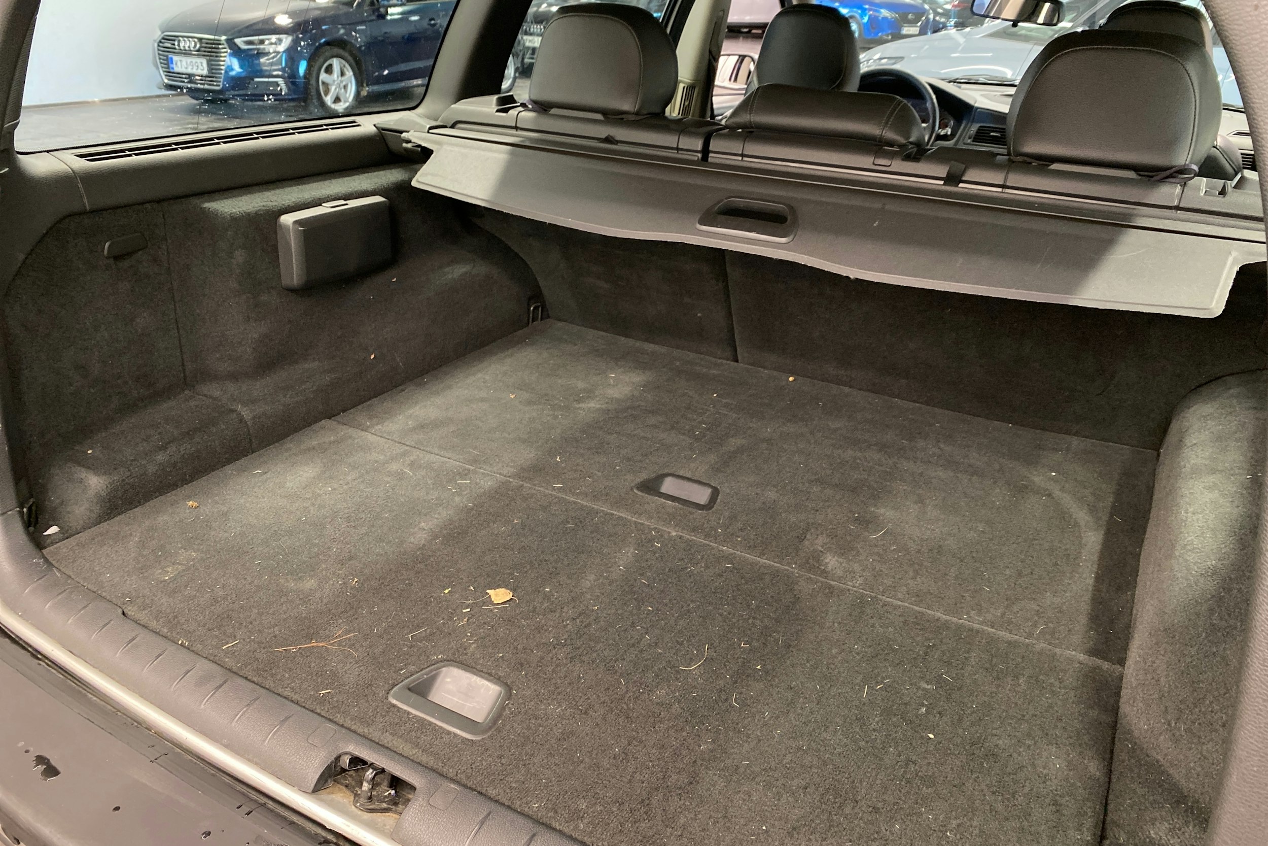 harmaa Volvo V70 2004 kuva 18.