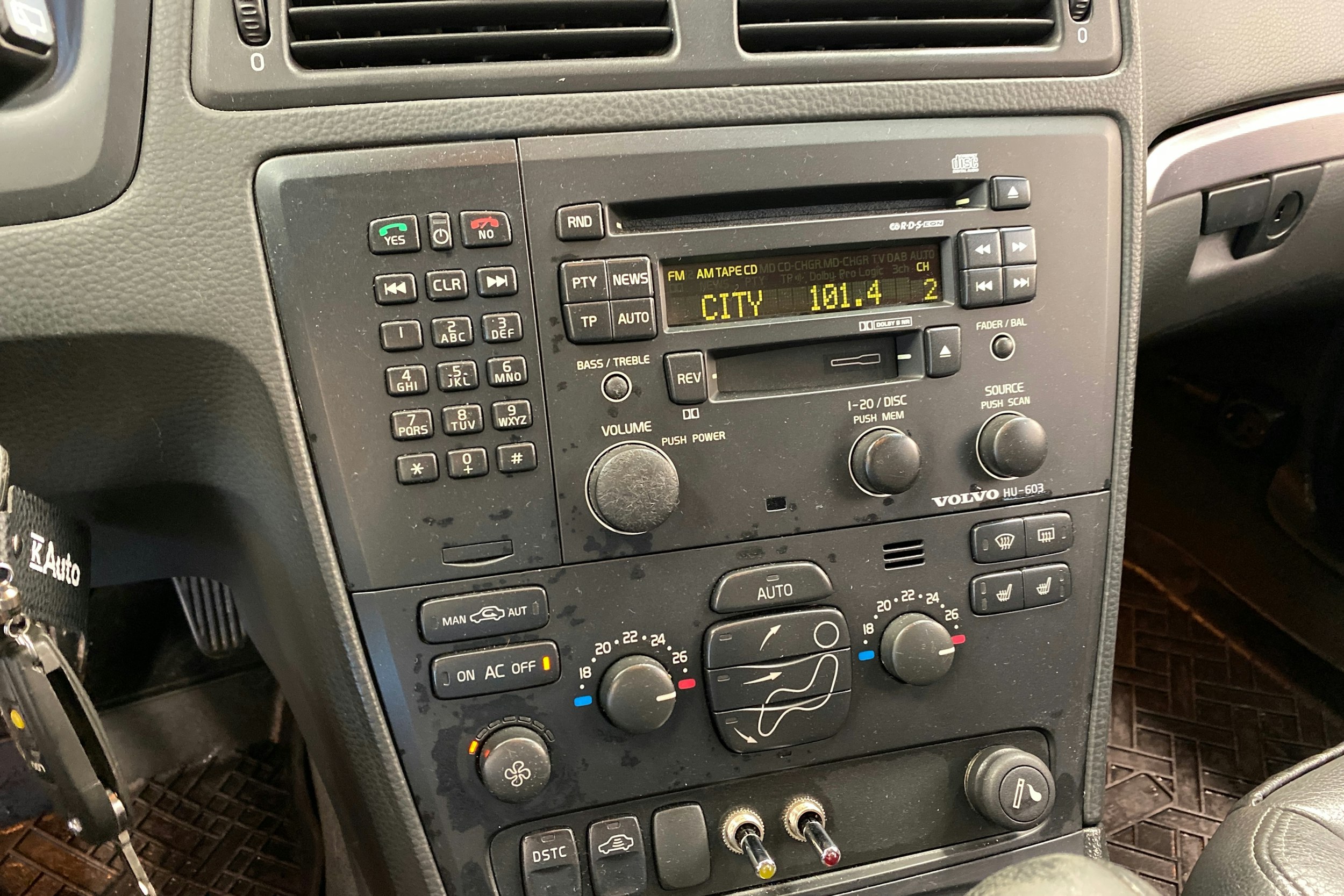 harmaa Volvo V70 2004 kuva 25.