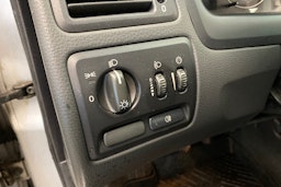 harmaa Volvo V70 2004 kuva 26.