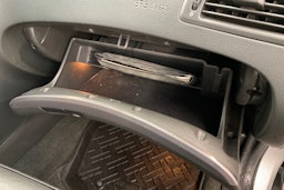 harmaa Volvo V70 2004 kuva 29.