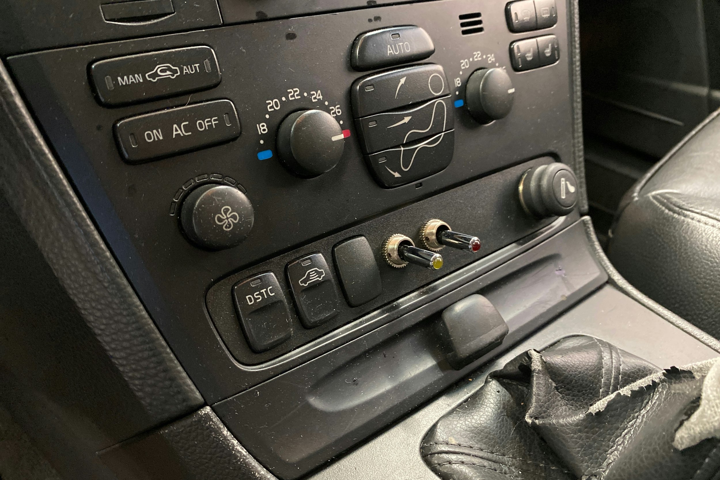 harmaa Volvo V70 2004 kuva 42.