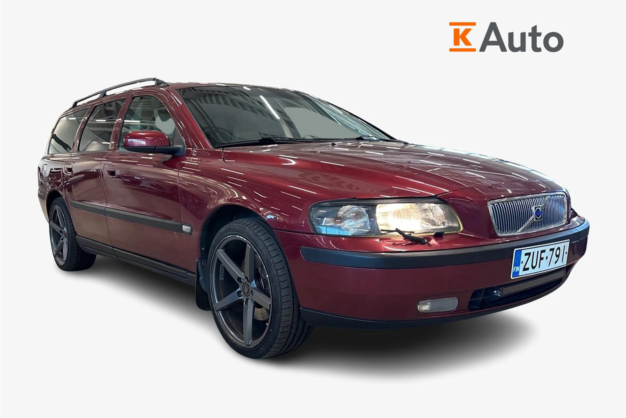 punainen Volvo V70 2003 kuva 1.