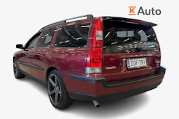 punainen Volvo V70 2003 kuva 2.