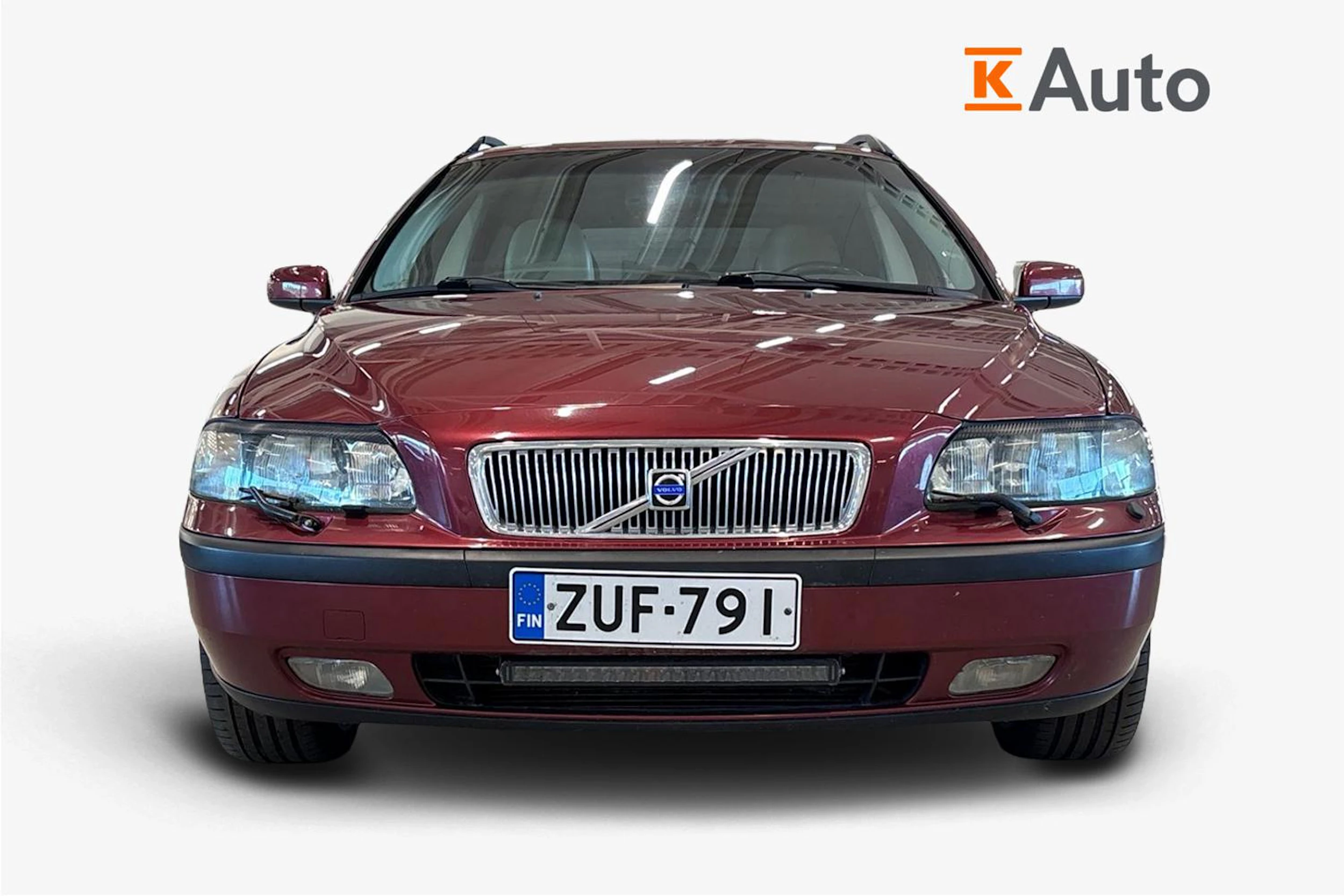 punainen Volvo V70 2003 kuva 4.