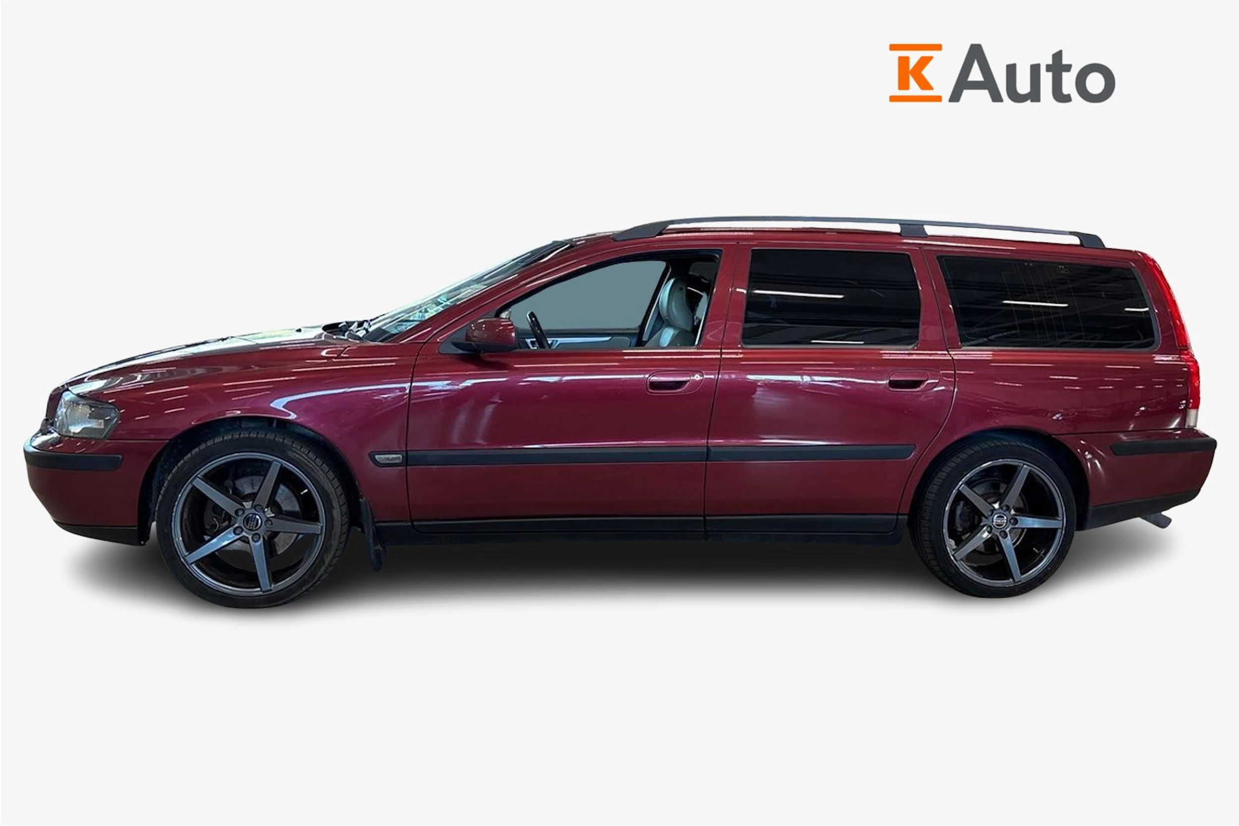 punainen Volvo V70 2003 kuva 5.