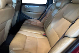 punainen Volvo V70 2003 kuva 8.