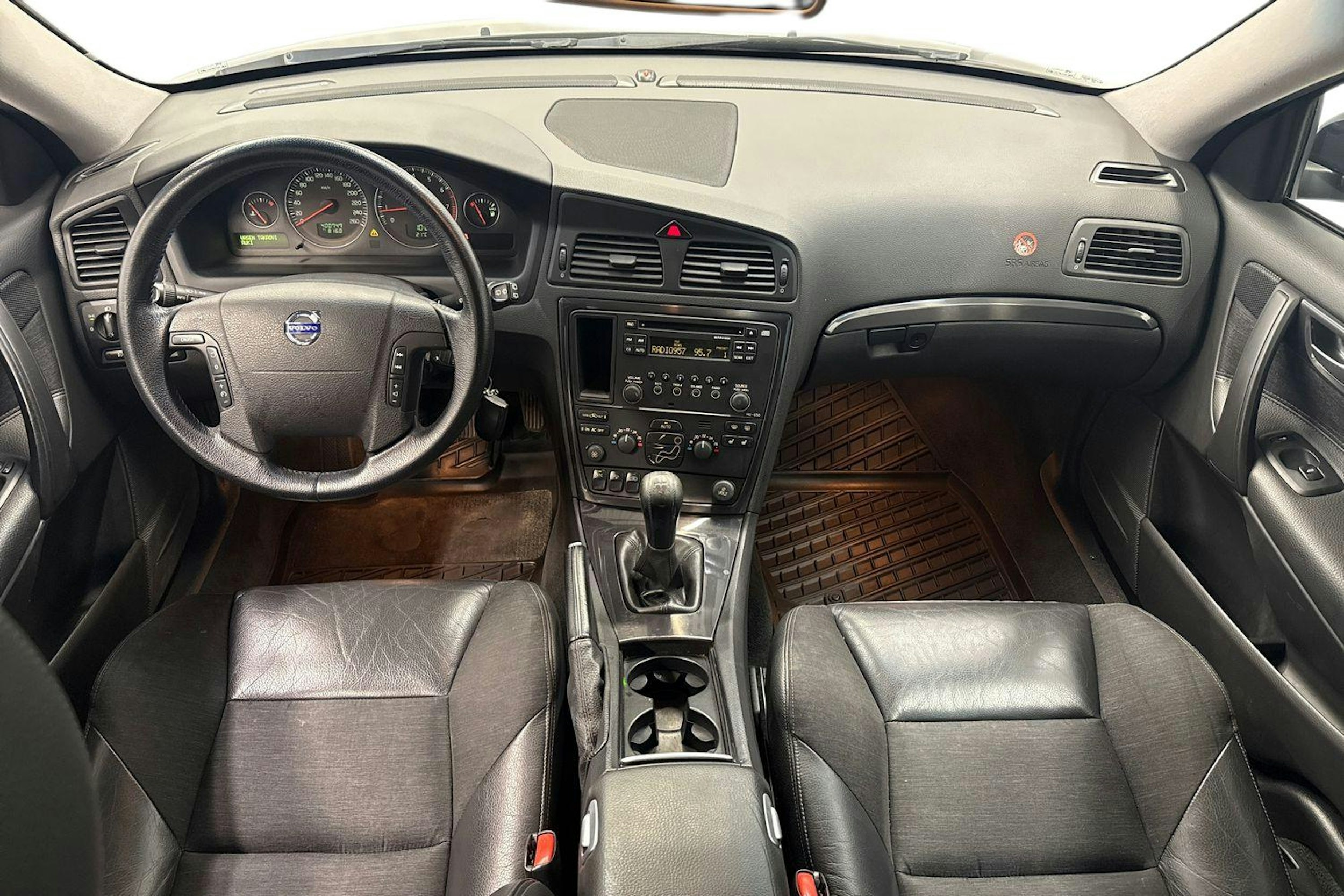 sininen Volvo V70 2005 kuva 7.