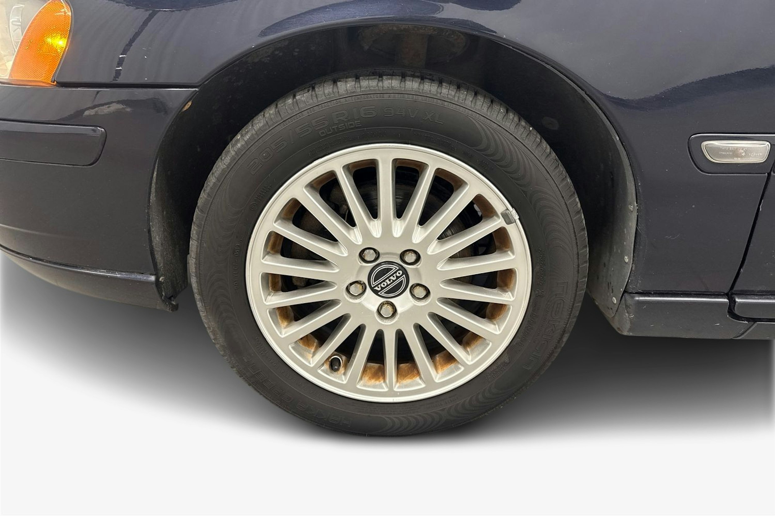 sininen Volvo V70 2005 kuva 9.
