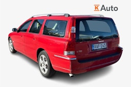 punainen Volvo V70 2005 kuva 2.