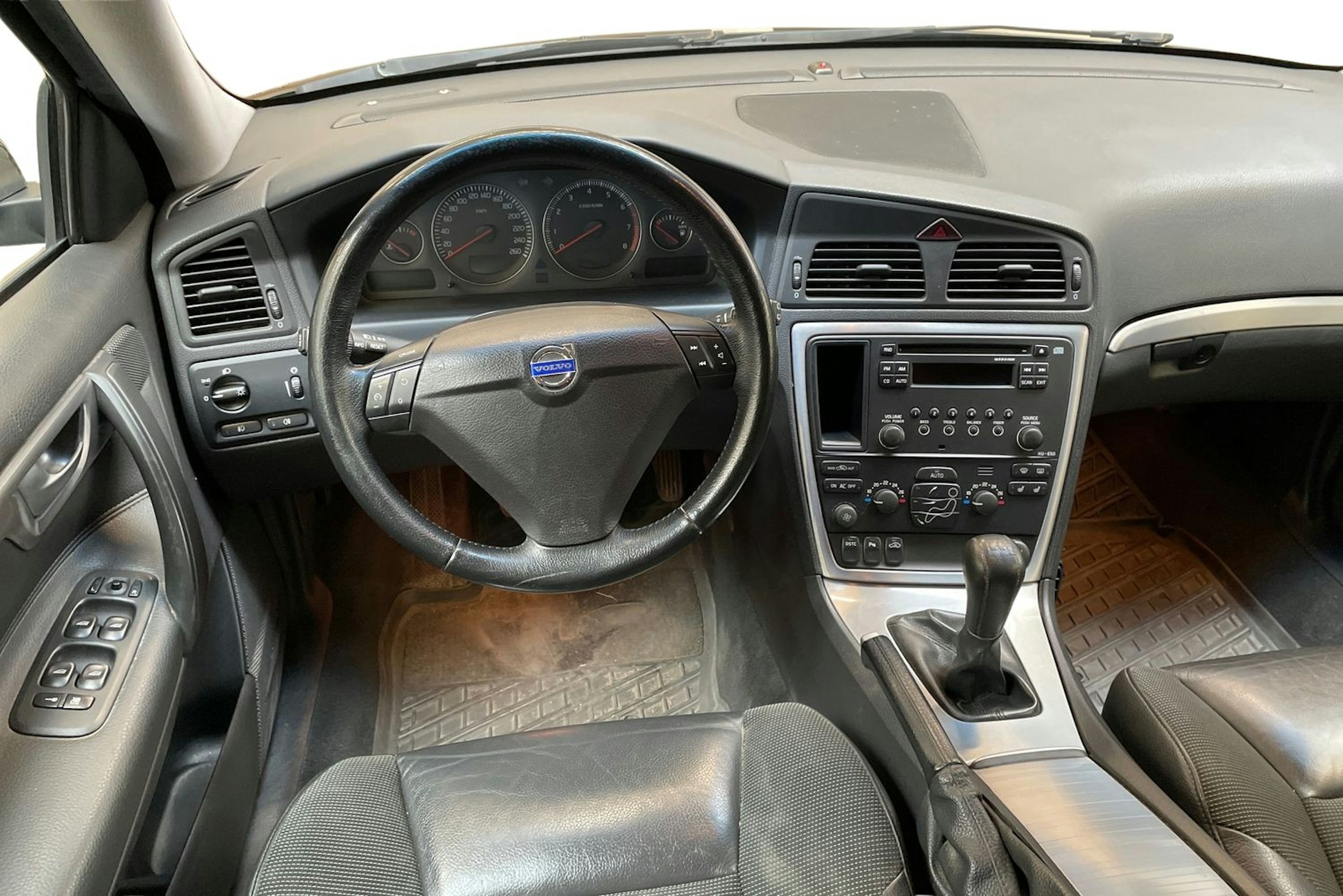 musta Volvo V70 2006 kuva 7.