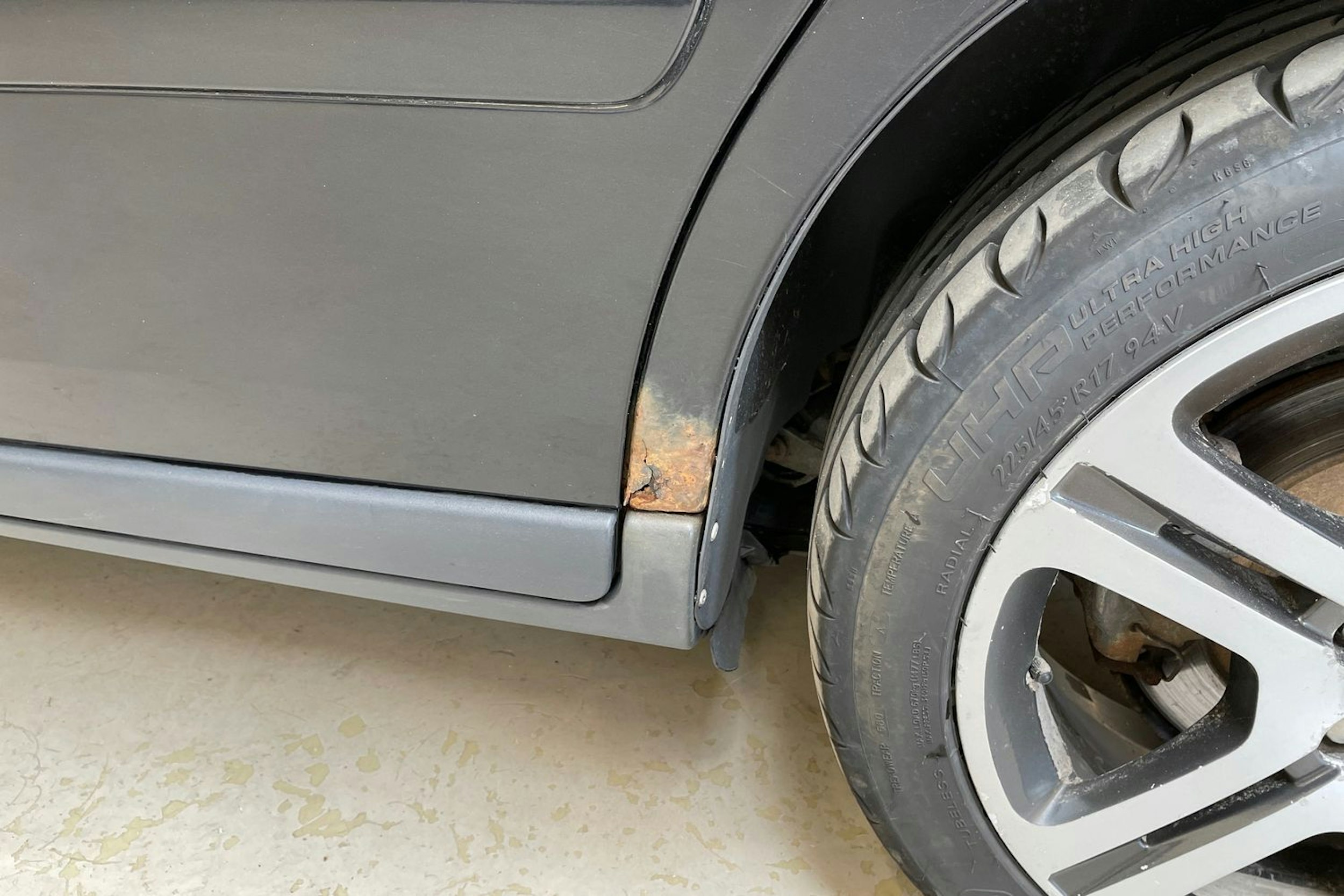 musta Volvo V70 2006 kuva 11.